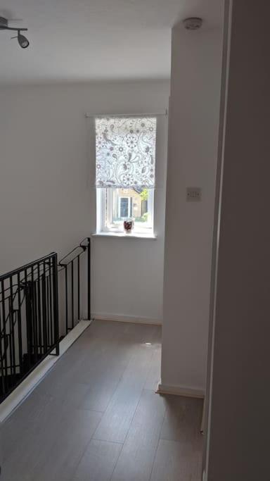 Private 2 Bed Flat Close To Excel & City Airport ลอนดอน ภายนอก รูปภาพ