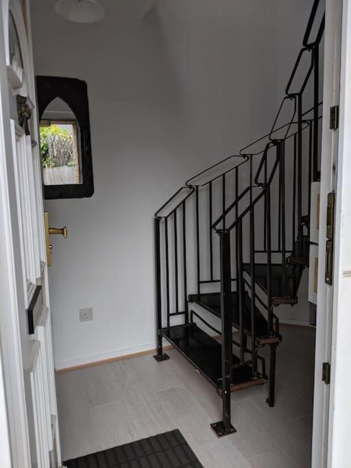 Private 2 Bed Flat Close To Excel & City Airport ลอนดอน ภายนอก รูปภาพ
